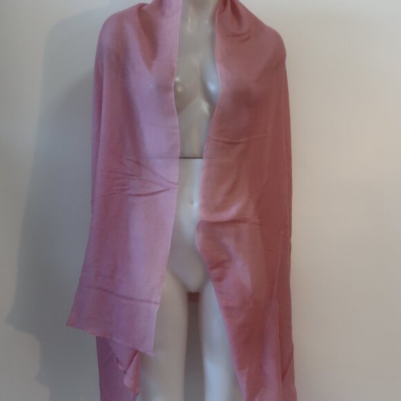 Hermes Accessories - Womens Hermes Rose Pink Cashmere & Silk Blend Scarf/Wrap
